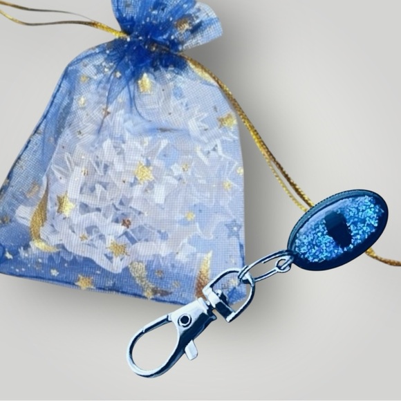 𝑯𝒂𝒏𝒅𝒎𝒂𝒅𝒆 Blue Dragon Eye Keychain w/Gift Bag - Picture 2 of 9